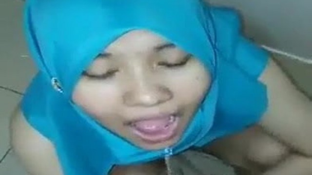 Malay With A Blue Hijab, Piss In Mouth In The Shower