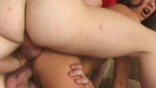 Threesome Sex with Sandwich and Anal Sex and a big Cumshot in the Face of the sexy tiny woman